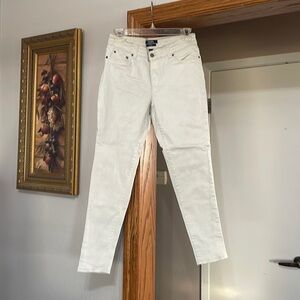 Chaps Size 4 Off White Ankle Jeans